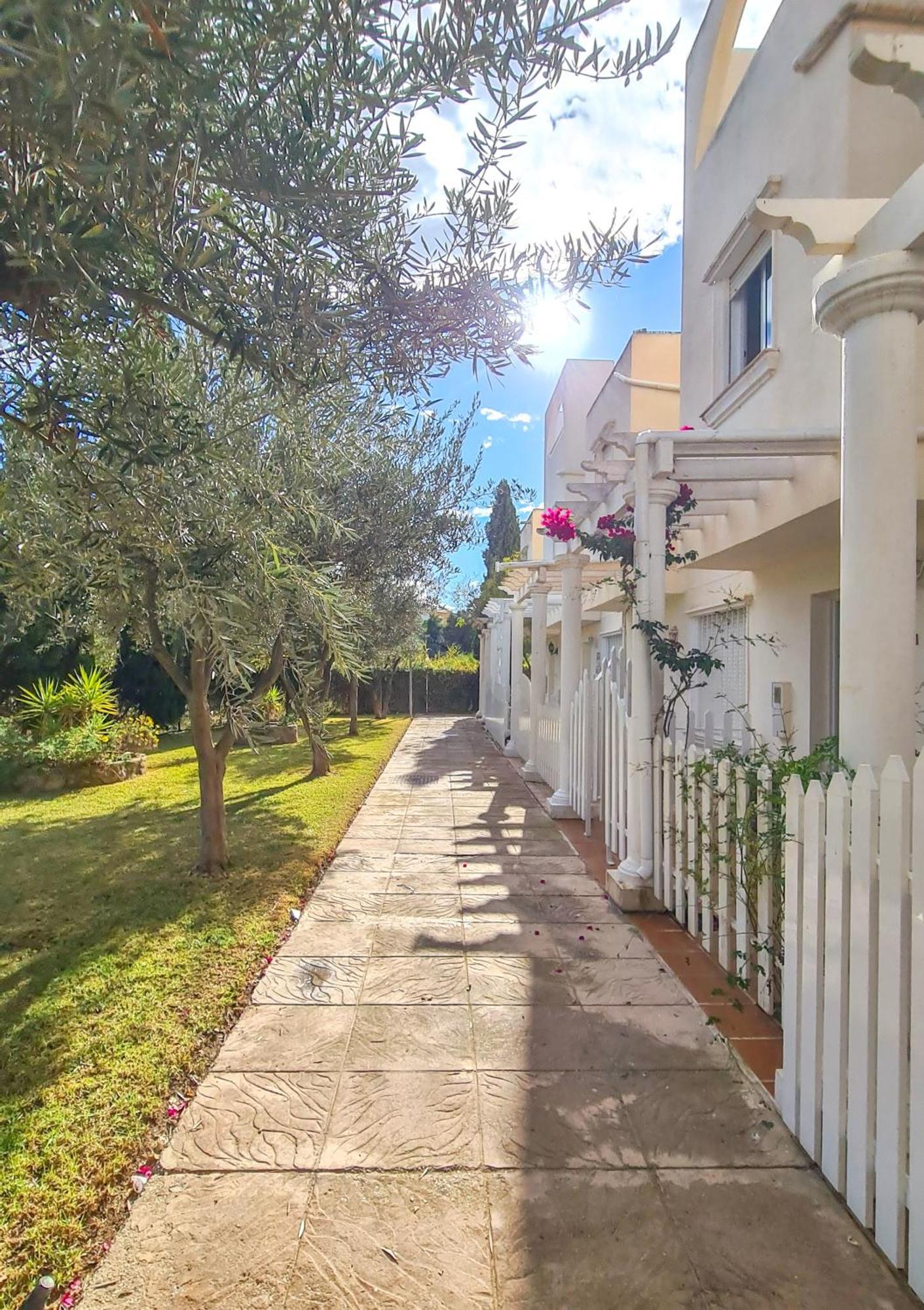 Garden Vistas. Hermoso Duplex Con Patio, Solarium Y Piscina. เบรา ภายนอก รูปภาพ